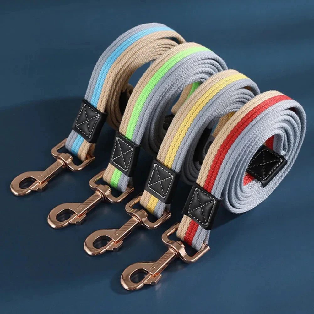 Green durable nylon dog leash, quick-release, suitable for all dog sizes & activities