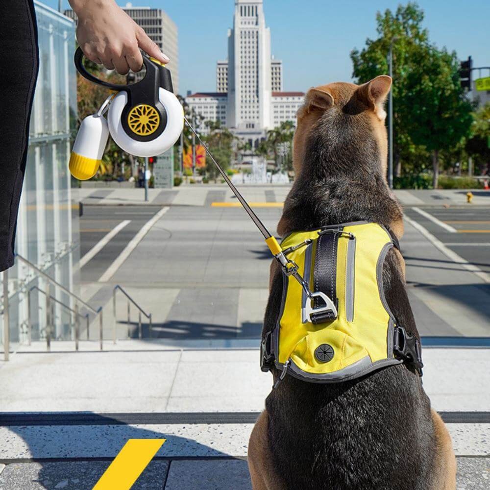 New4 retractable dog leash for husky and german shepherd, offering control during dog walking.
