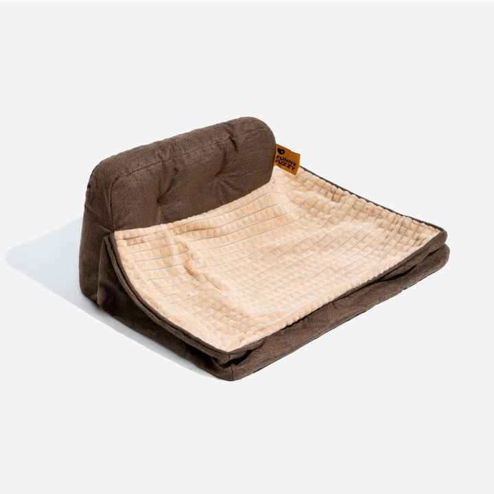Washable All-Season pet bed cover for dogs and cats, ensuring durability and pet comfort