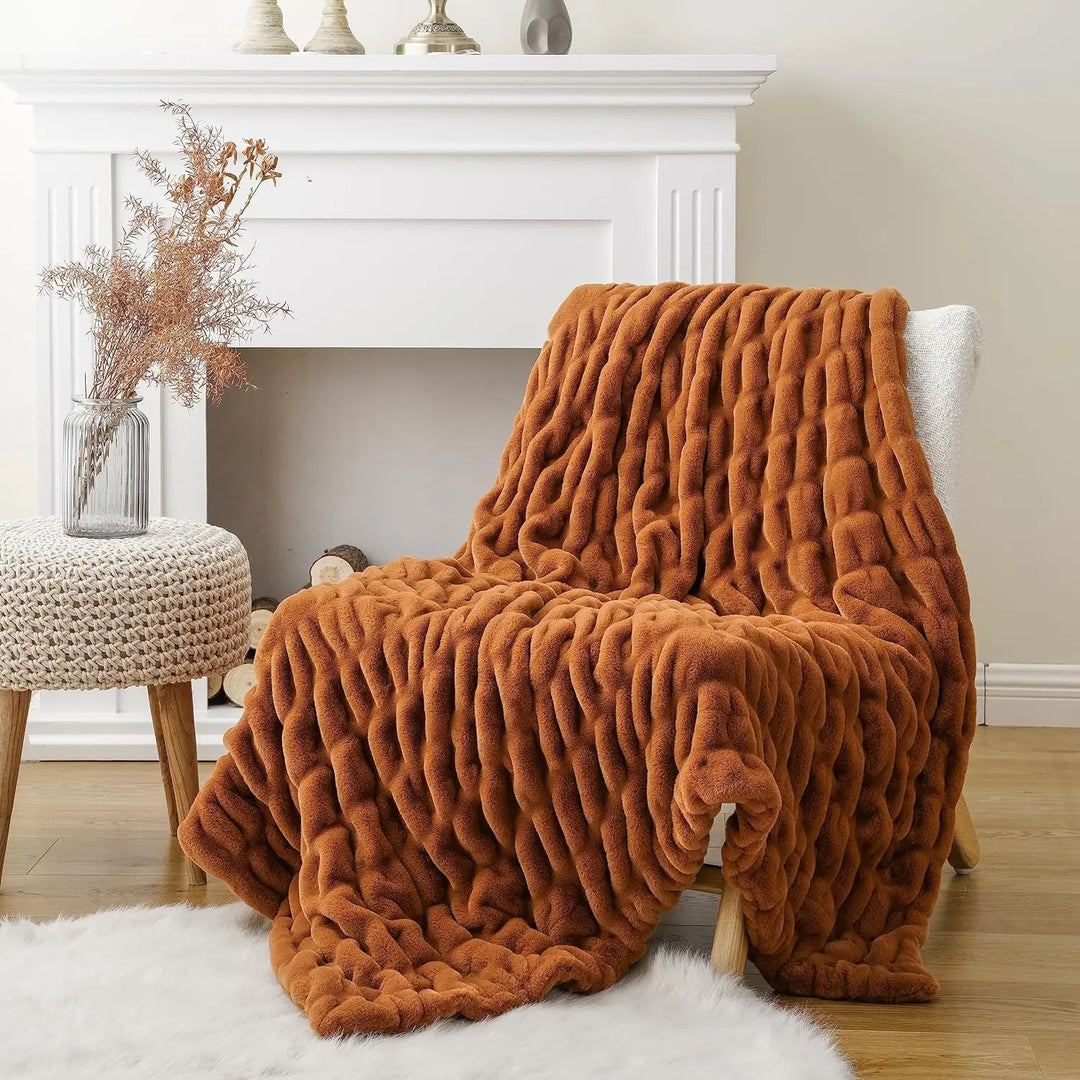 Bedroom faux fur blanket, ultra-soft and luxurious for a cozy and warm feel.