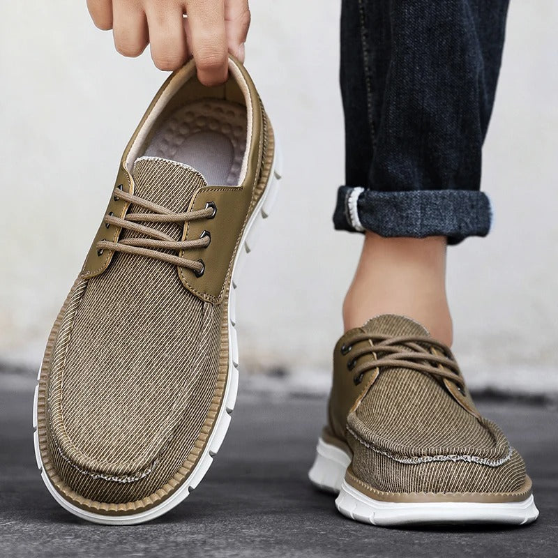 Classic men's casual loafers, designed for everyday comfort. Stylish slip-on shoes for versatile men's spring fashion.