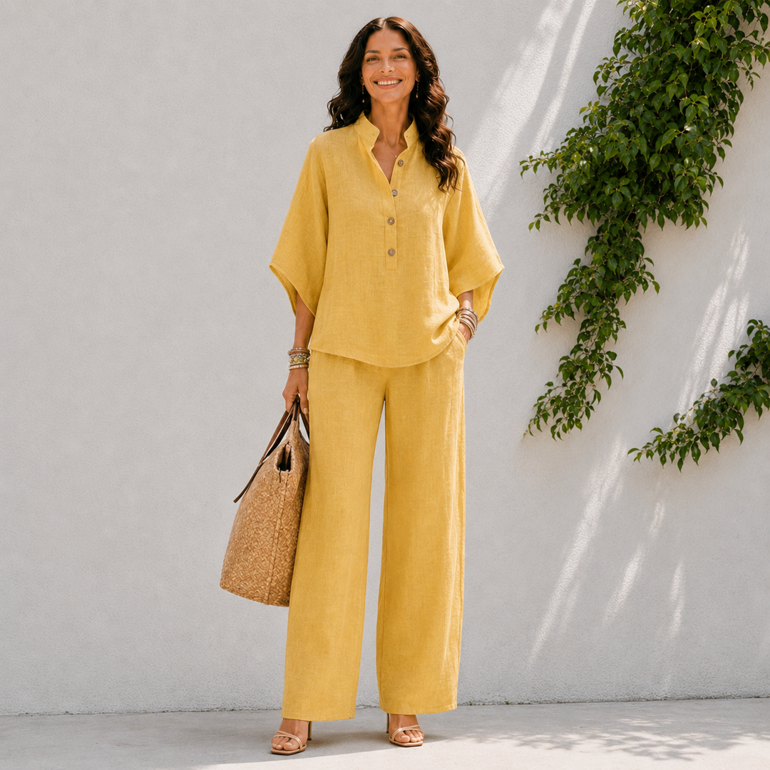 Comfortable women's oversized matching set, perfect for spring/summer. Includes a button blouse & wide-leg pants.