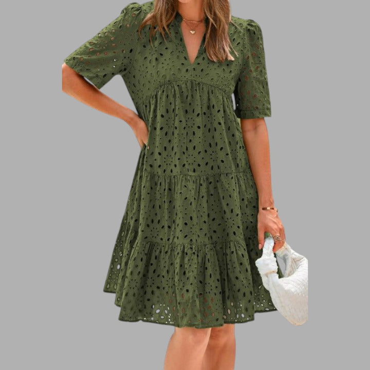 Comfortable women's day dress, a versatile casual mini dress with short sleeves for effortless everyday wear.