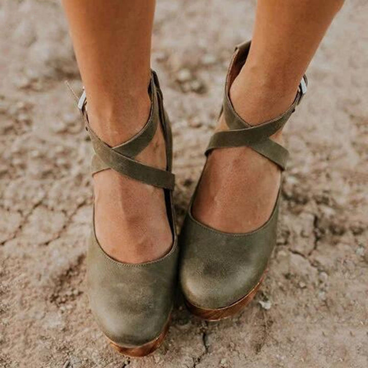 Women's elegant closed-toe wedge heels, designed for all-day comfort & versatile style, great for office & fashion.