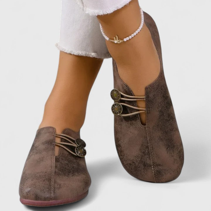 Stylish women's elegant loafers, foldable flats for comfort and portability, featuring an elastic button.
