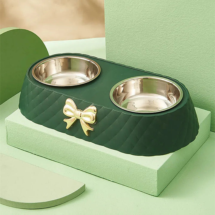 Non-slip stainless steel bowls for pets, designed for stability during feeding for cats and dogs.