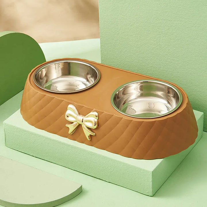 Elegant stainless steel cat feeder and dog feeder bowls, an essential addition to pet feeding supplies.