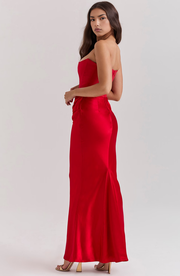Timeless elegant strapless dress for women, suitable for formal wear events.
