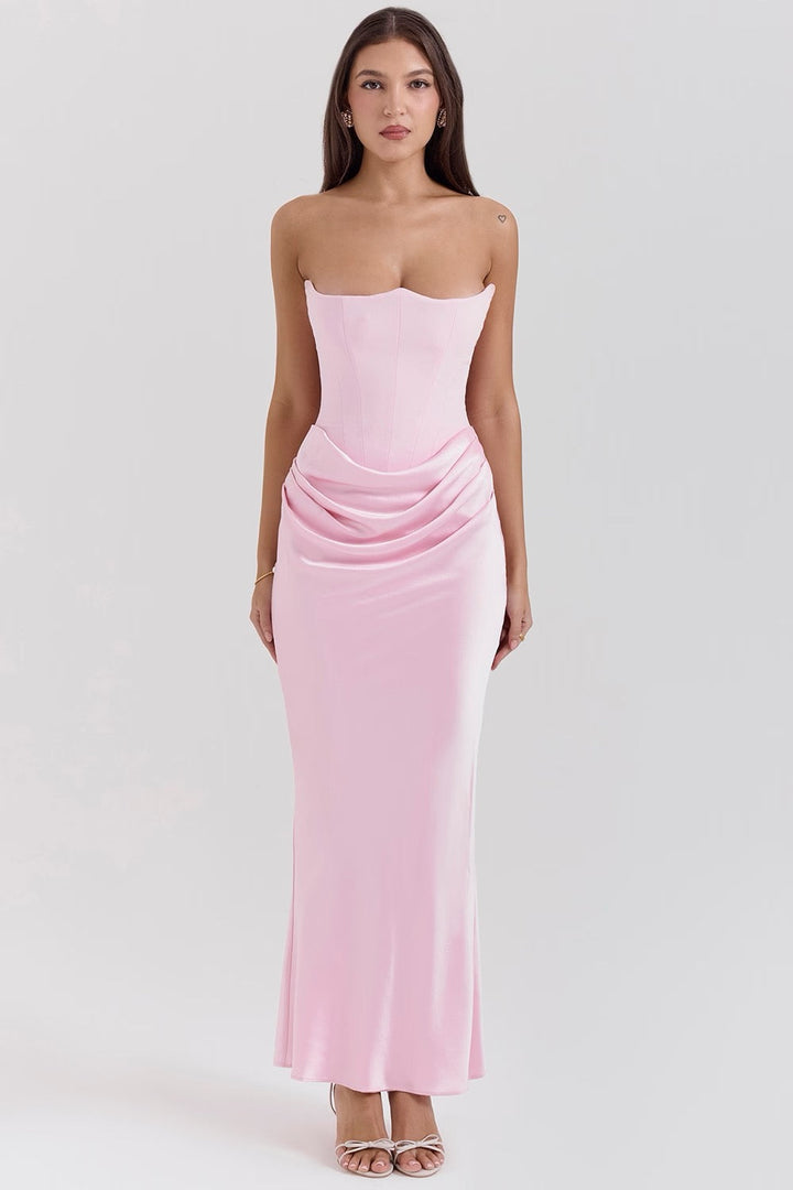 Women's strapless formal gown with sweetheart neckline & column skirt.