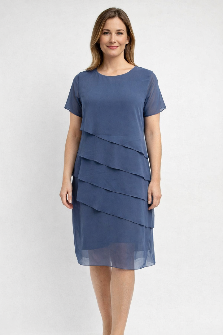 Green elegant tiered midi dress, women's sophisticated style. Ideal for casual chic, spring/summer fashion.