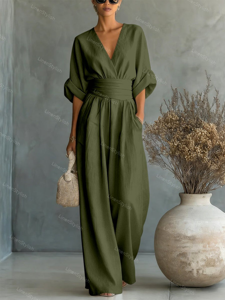 Women's comfortable V-neck jumpsuit, a one-piece solution for sophisticated and effortless style.
