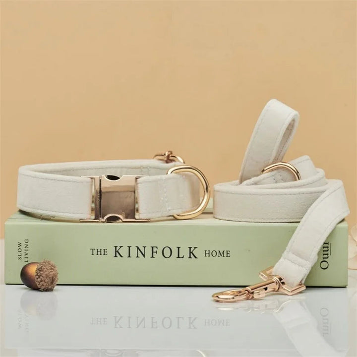 Velvet dog and cat collar and leash set, an elegant and comfortable accessory for pet owners.