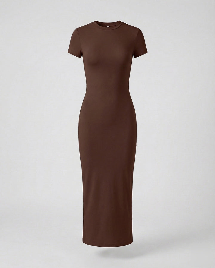 Fashionable women's fitted bodycon maxi dress with crew neck and short sleeves, an elegant choice for any occasion.