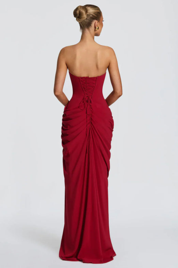 Beautiful emerald green maxi dress, a formal evening gown for special events.