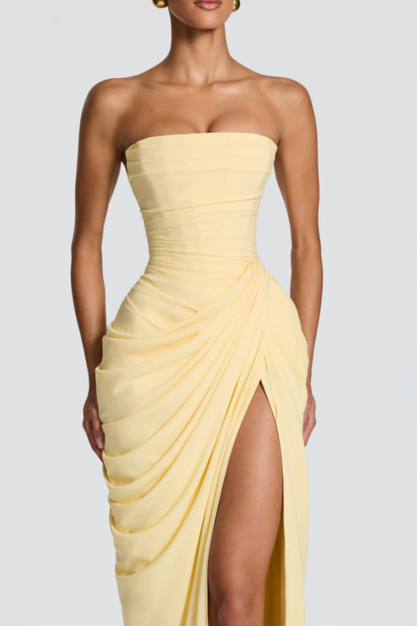Women's formal maxi dress, an elegant evening gown for celebrations.