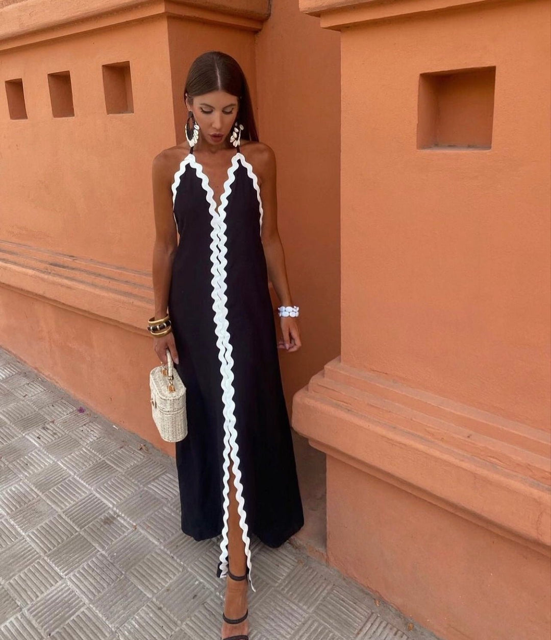 Elegant Women's Chic Contrast Trim Maxi Wedding Guest Dress with V-neck, perfect for summer occasions.