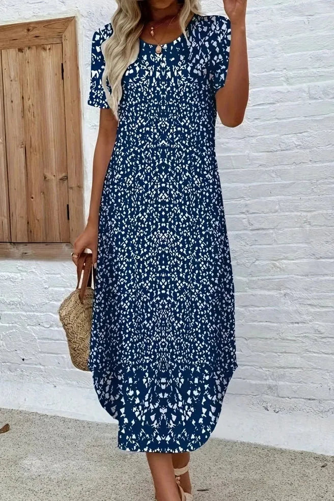 Comfortable women's floral maxi dress, an elegant long summer gown. Versatile for casual outings or special occasions.