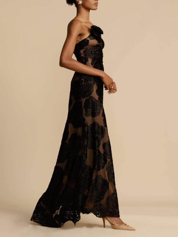 Beautiful women's floral print maxi dress. A stunning choice for wedding guests and warm-weather special events.