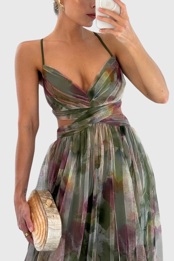 High-waist women's floral maxi dress, a comfortable and elegant summer vacation dress with adjustable straps.