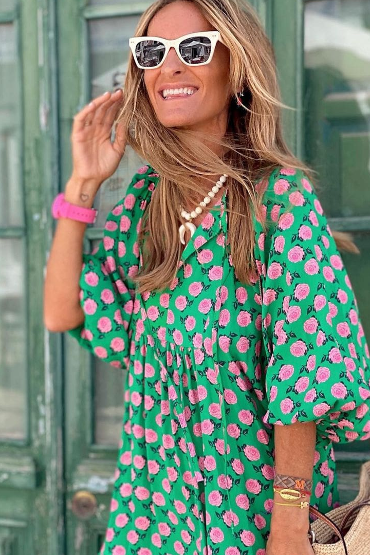 Comfortable women's flowing maxi dress, offering sophisticated style for daytime elegance or evening wear. Long dress.