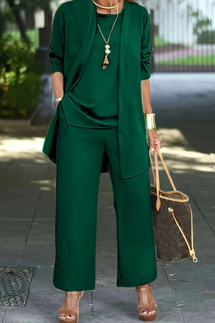 Women's formal 3-piece outfit set, offering a complete, elegant and sophisticated look for all occasions.