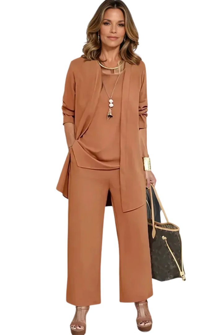 Tailored women's 3-piece formal set with blazer, vest & trousers. Ideal for office or elegant party.
