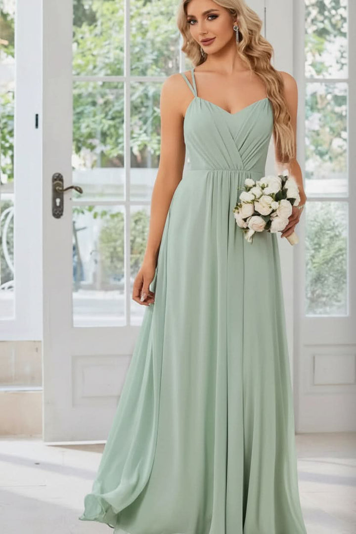 Versatile women's elegant halter neck maxi dress, suitable for prom, wedding guests, and formal wear.