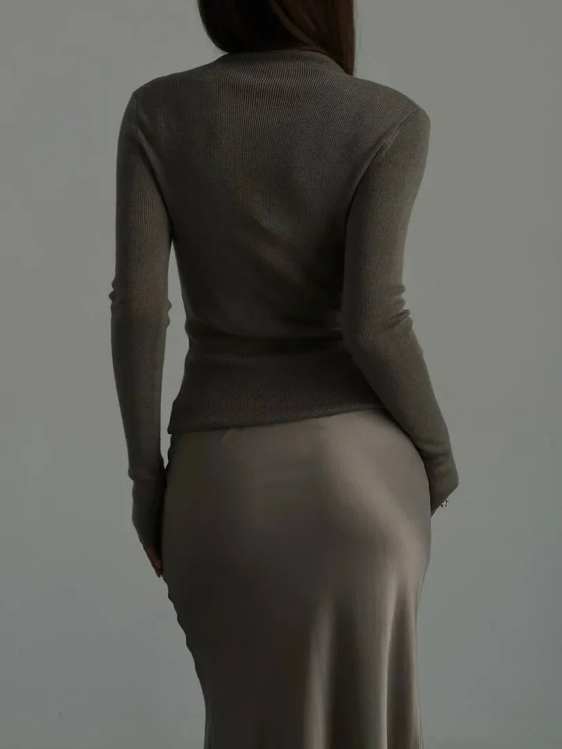 High-waist fishtail women's formal skirt, perfect for evening galas and sophisticated occasions.
