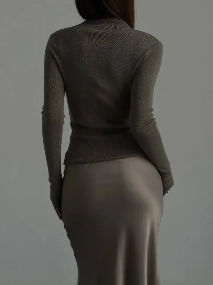 High-waist fishtail women's formal skirt, perfect for evening galas and sophisticated occasions.