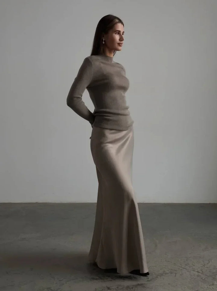 Women's elegant evening maxi skirt, high-waist fishtail cut, perfect for any formal event.