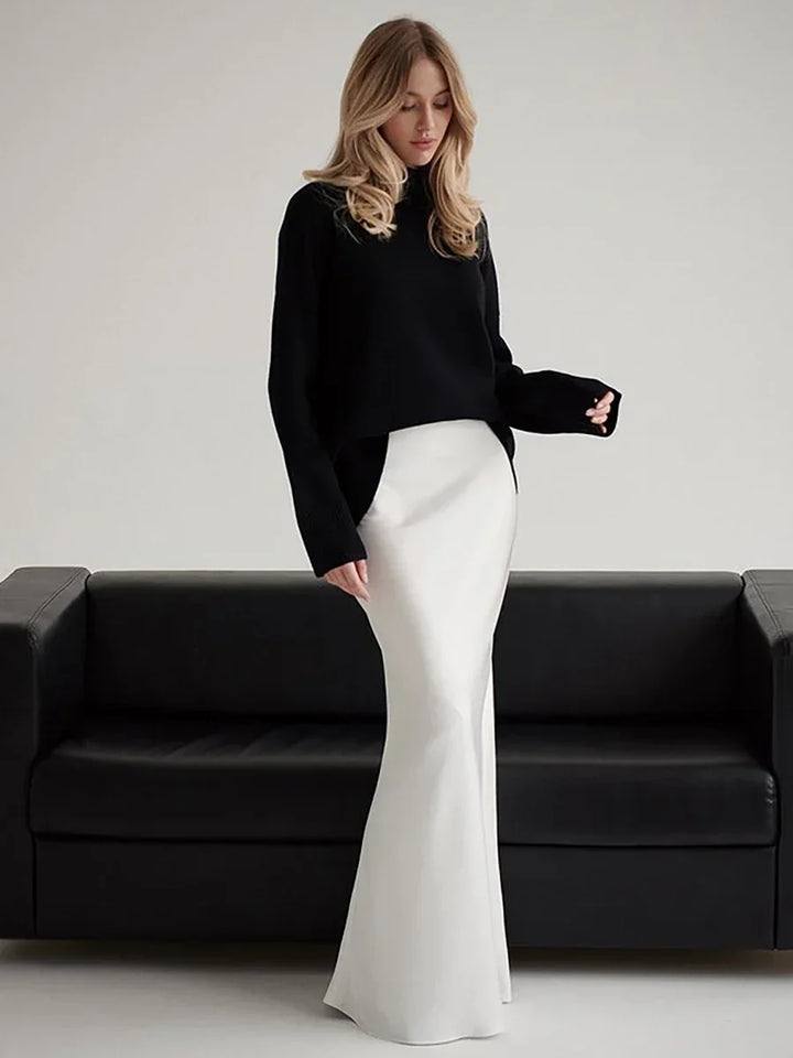 Formal women's maxi skirt with high-waist and flattering fishtail silhouette for evening.