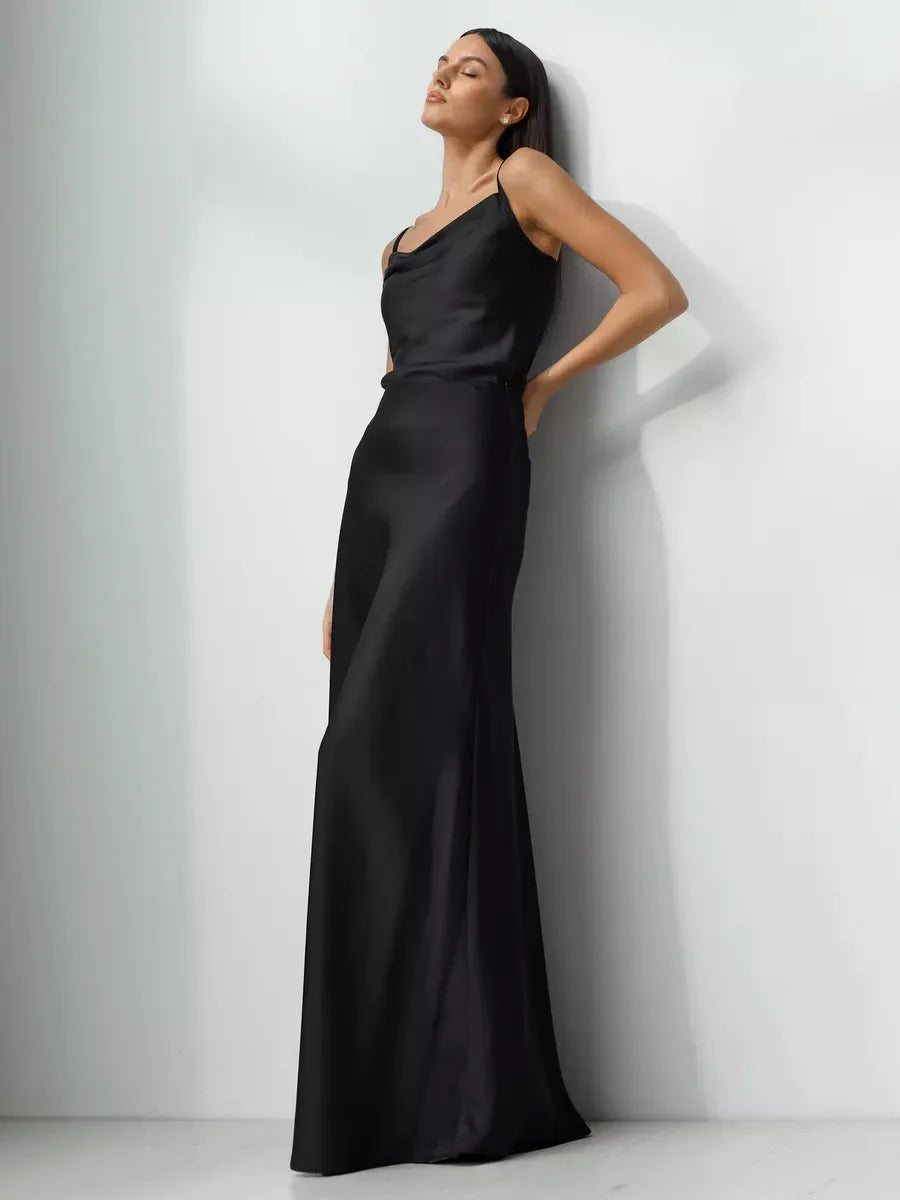 Women's elegant evening maxi skirt, high-waist fishtail design for a polished look.
