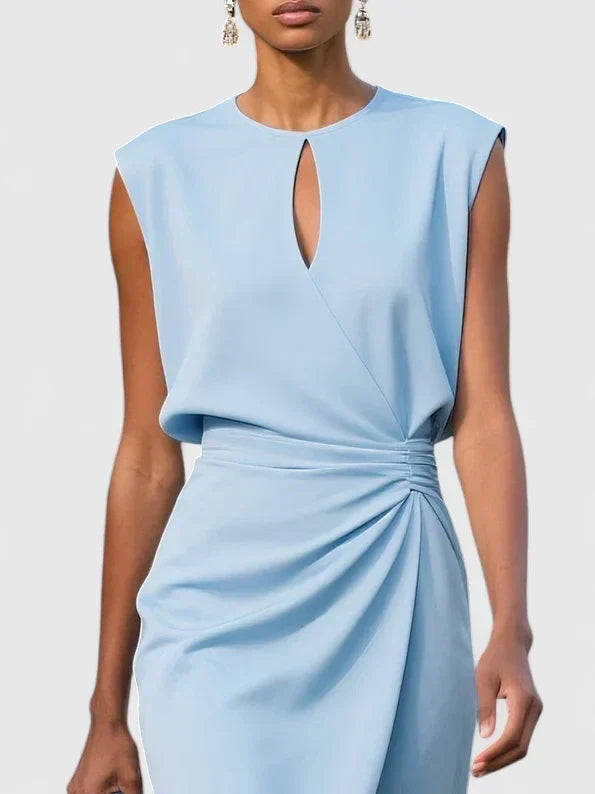 Flattering women's elegant midi dress with keyhole neckline & ruched waist. A sophisticated choice for formal events.