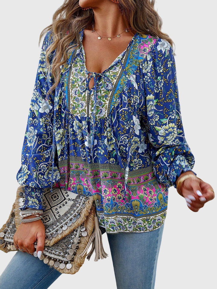 Chic women's long sleeve pullover sweater, a colorful and elegant top for autumn fashion and comfort.