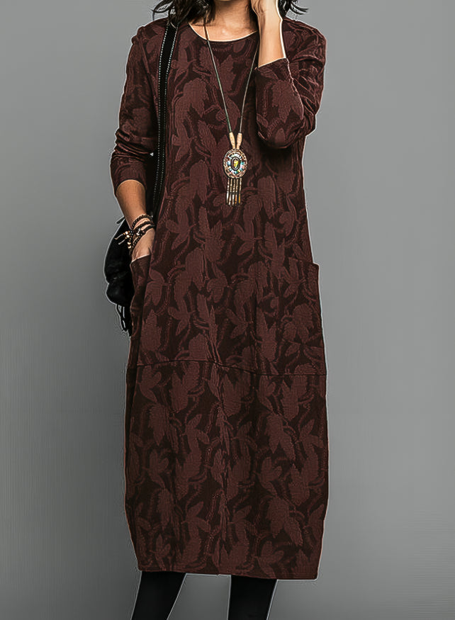 Chic women's midi cocktail dress with an elegant, versatile style. Ideal for formal events and parties.