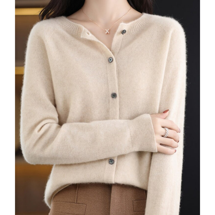 Comfortable and elegant women's O-neck button-front cardigan, an essential versatile piece.
