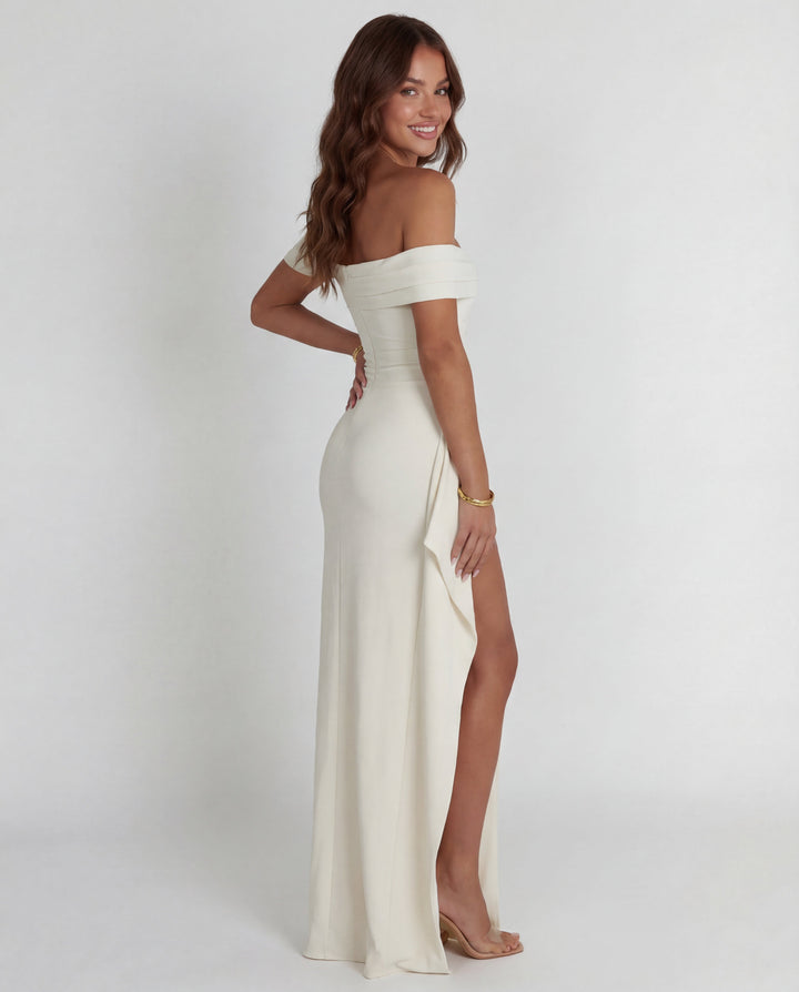 Gorgeous women's ruched off-shoulder maxi dress, bodycon silhouette, an elegant evening gown for parties.