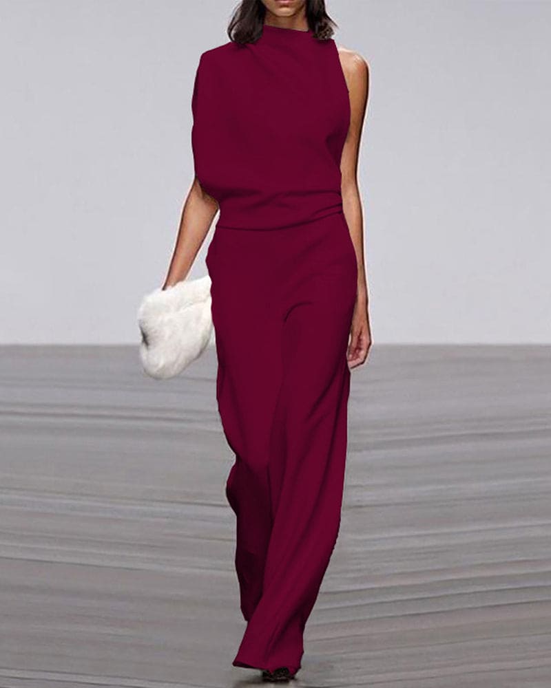 Modern women's evening jumpsuit: one-shoulder, high-neck, wide-leg. Ideal for special occasions.