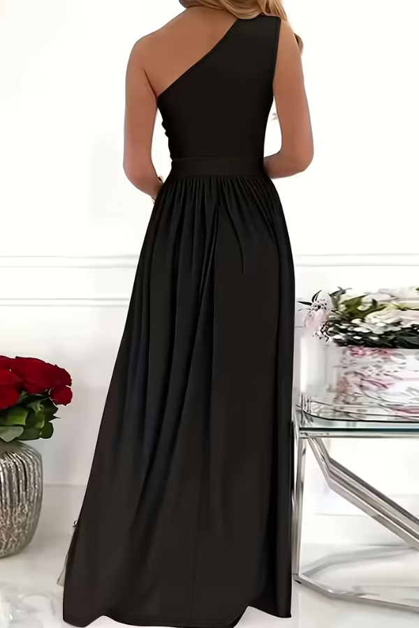 Formal gown: elegant one shoulder maxi dress for evening wear & special events.