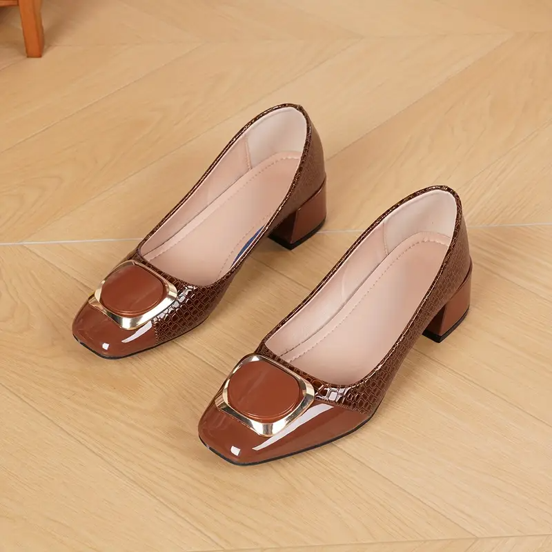 Women's slip-on orthopedic loafers, stylish and comfortable, with essential arch support.