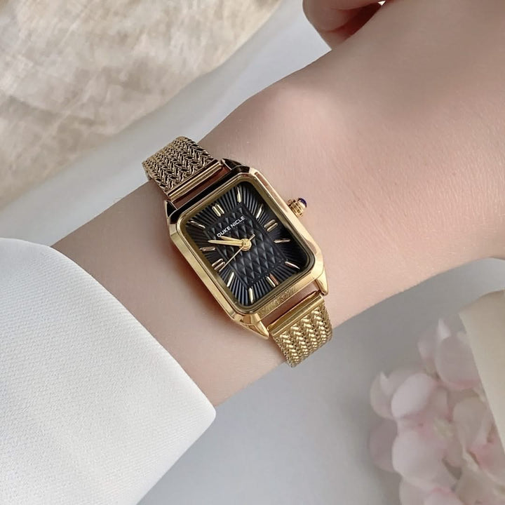 Adjustable elegant ladies' watch, petite design, a classic and timeless accessory for women.
