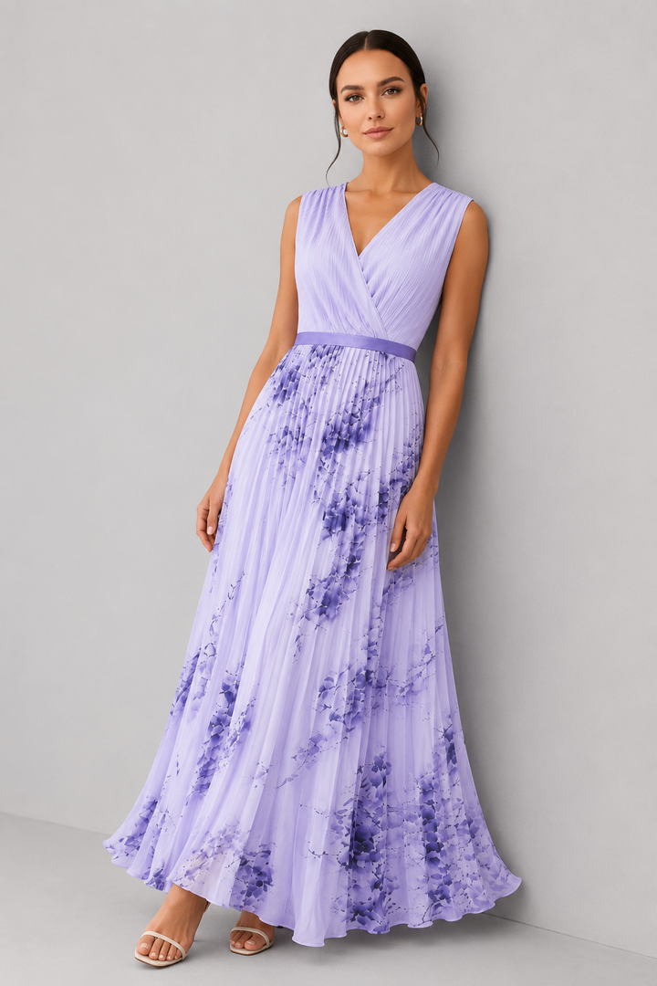 Fashionable women's occasion wear: pleated maxi dress, elegant V-neck, sleeveless, with waist tie.
