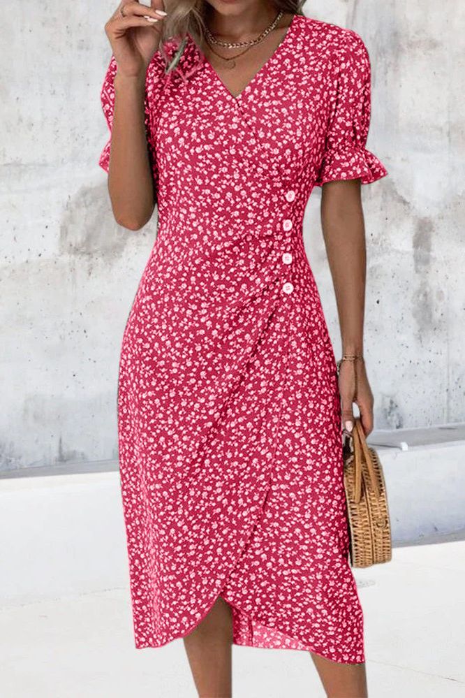 Women's pleated midi dress styled for an elegant dinner, perfect for versatile fashion and comfort.