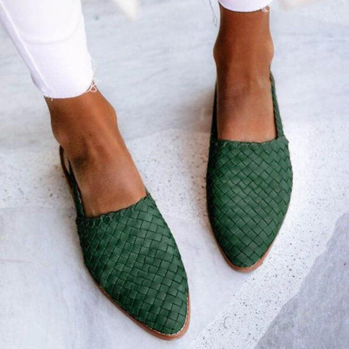 Comfortable women's woven mules with a stylish pointed toe. Versatile slip-on backless loafers for everyday fashion.