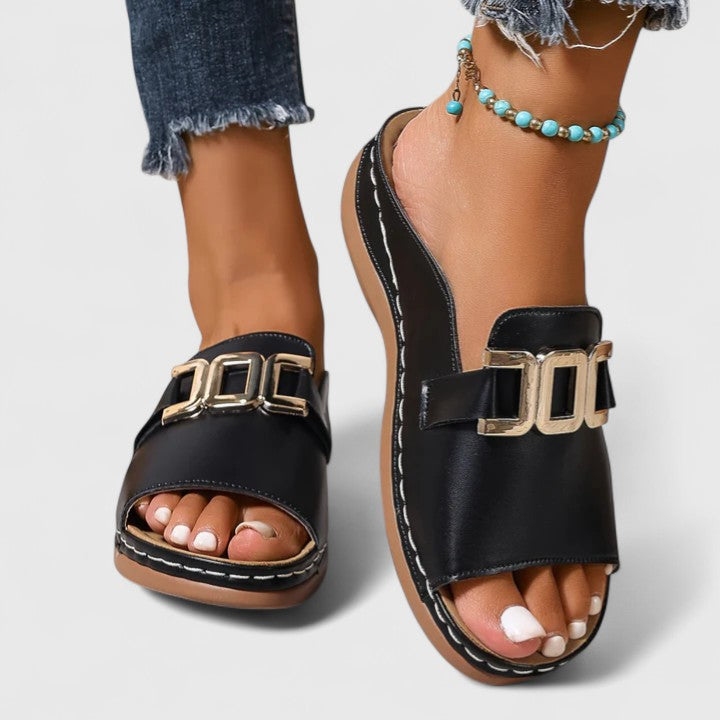Elegant women's sandals with arch support for all-day comfort, perfect for summer daily wear.