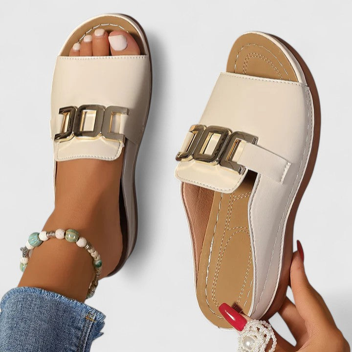 Summer casual sandals for women, featuring ultimate comfort, arch support & stylish flat design.