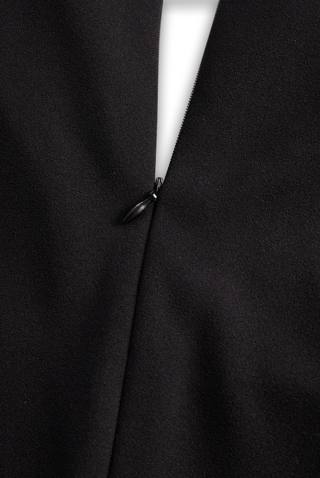 Women's versatile elegant sheath dress with mandarin collar & belt. Suitable for various occasions.