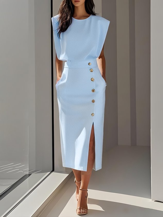 Chic women's midi dress, sleeveless with a flattering side slit & decorative gold buttons. Ideal for parties.