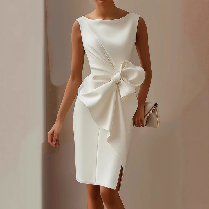 Chic fitted women's mini dress with a flattering waist tie. Ideal as a cocktail or party dress.