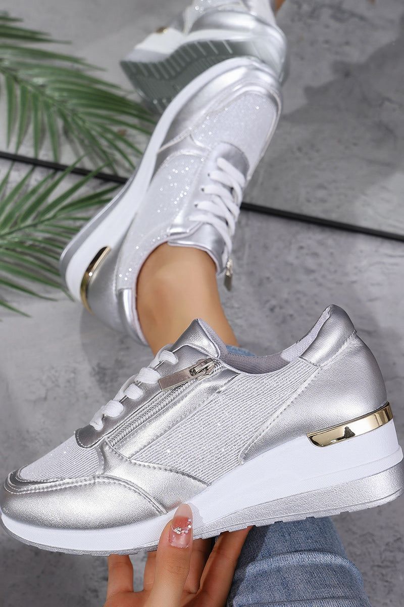 Comfortable women's slip-on shoes, easy to wear for all-day elegance. Ideal for busy women.